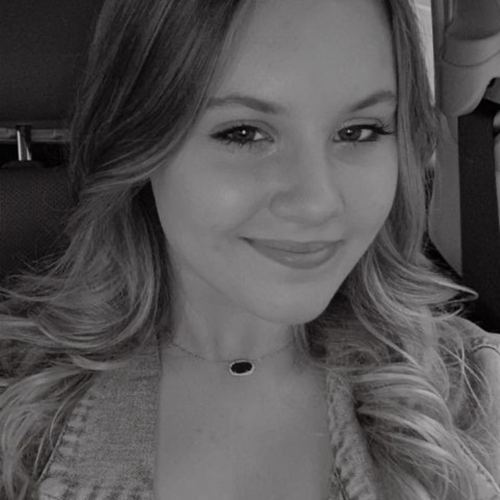 Meet your Posher, Eliana suzette